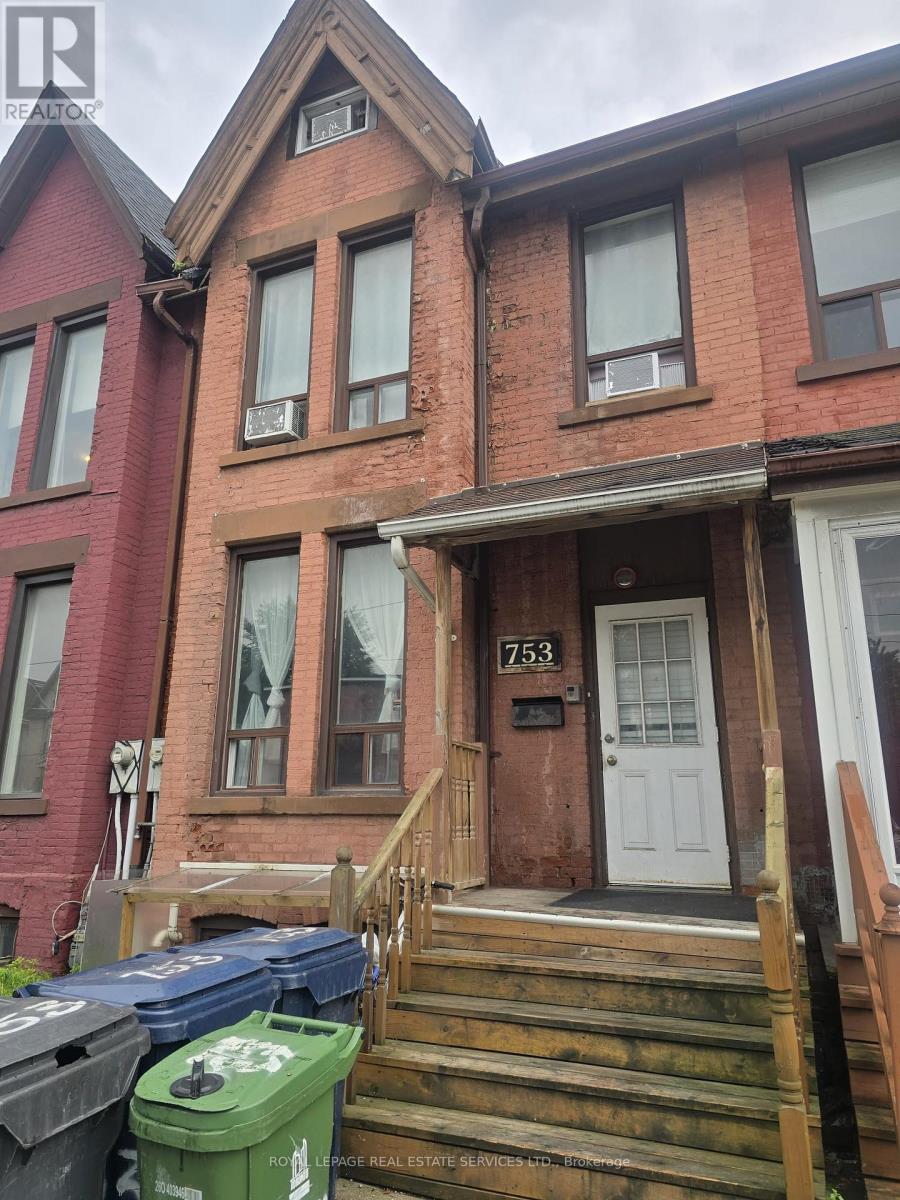 #2 753 GERRARD STREET E - 3