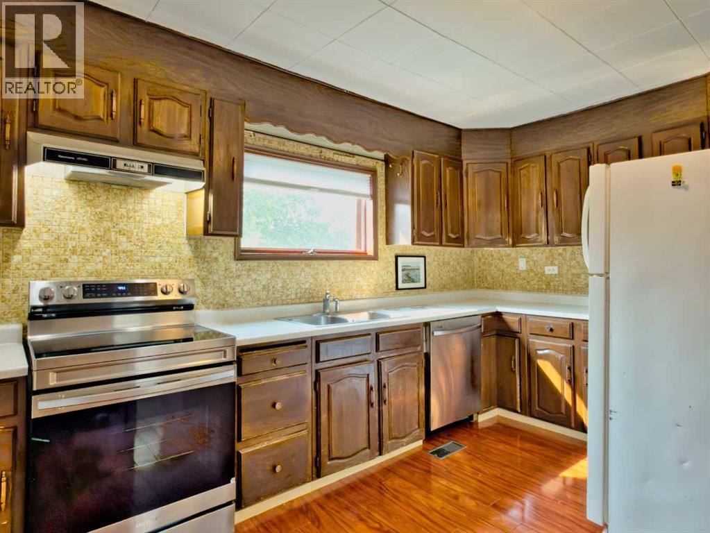 13353 16 Avenue - Photo 5