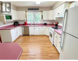 4pc Bathroom - 510 4 Street E., Mclennan, AB T0H2L0 Photo 7
