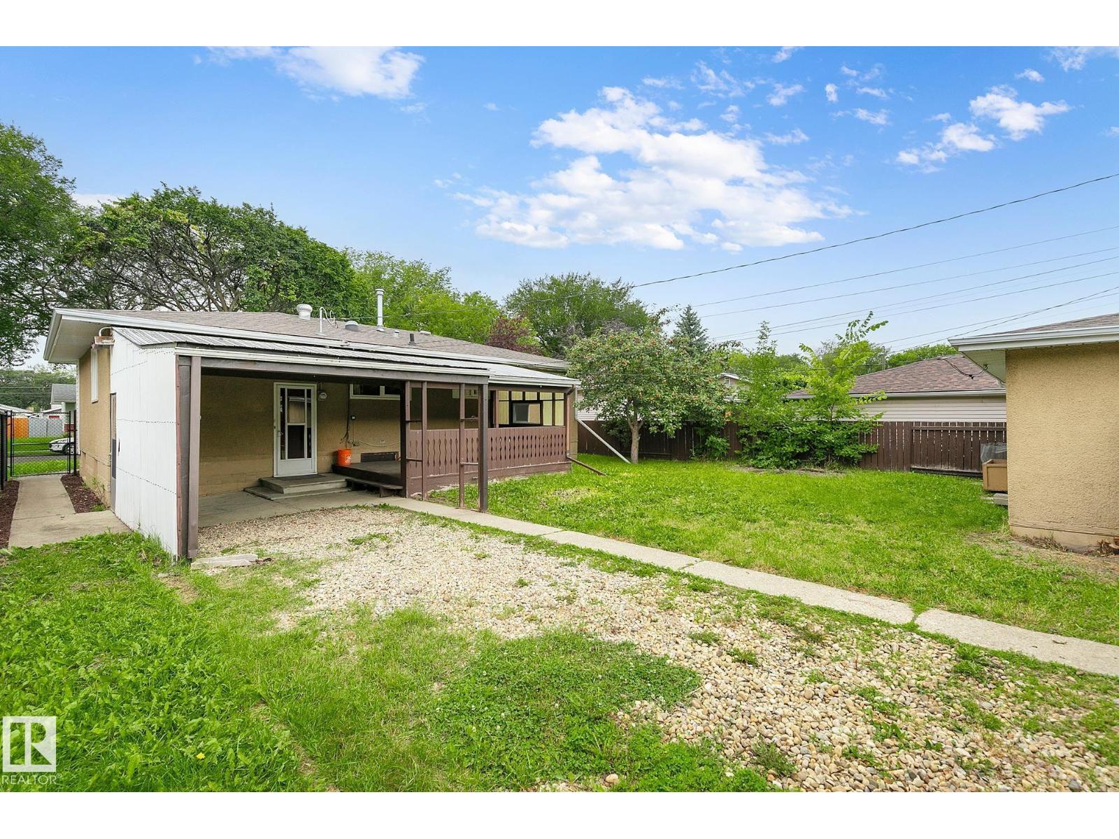 11031 152 ST NW - Image 33