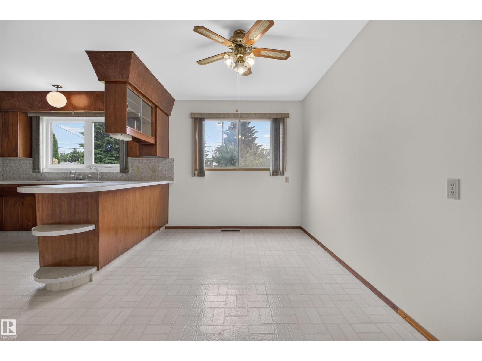 4132 113 ST NW - 12