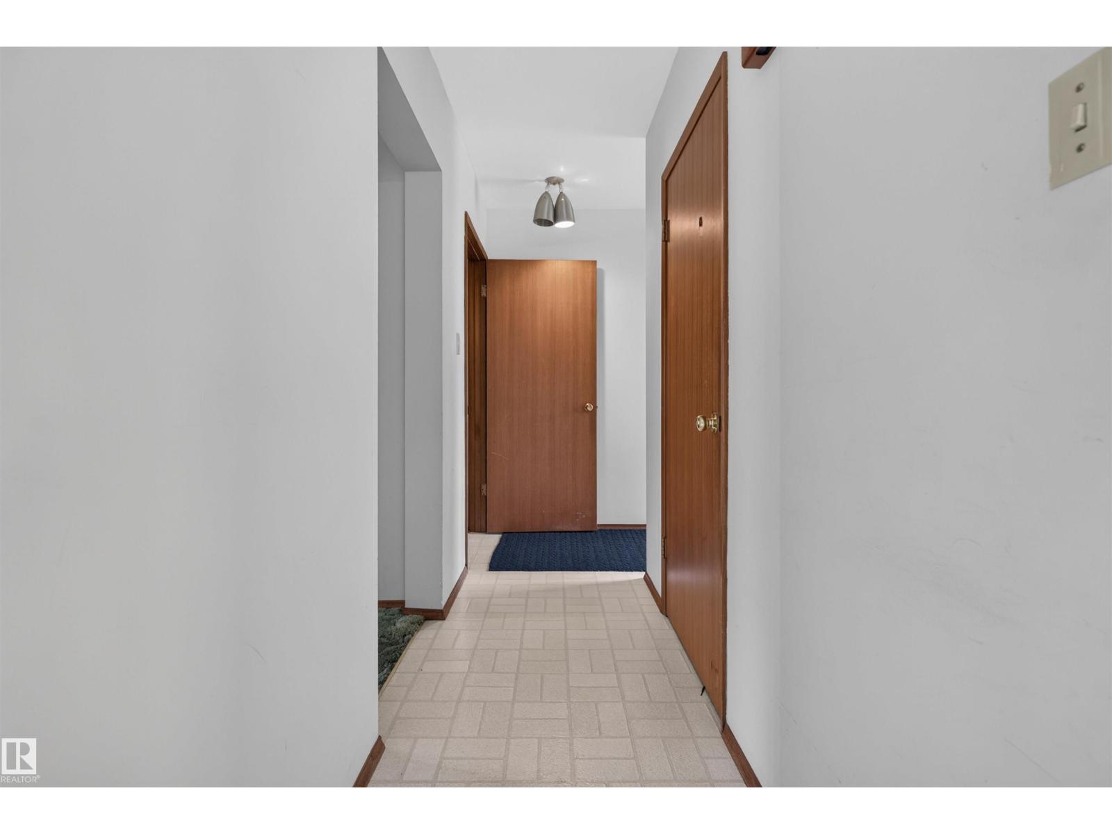 4132 113 ST NW - 17