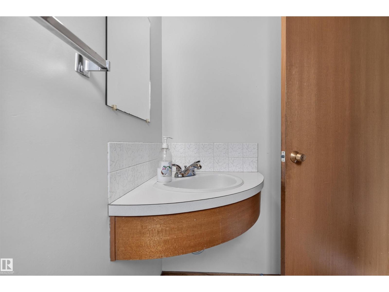 4132 113 ST NW - 19