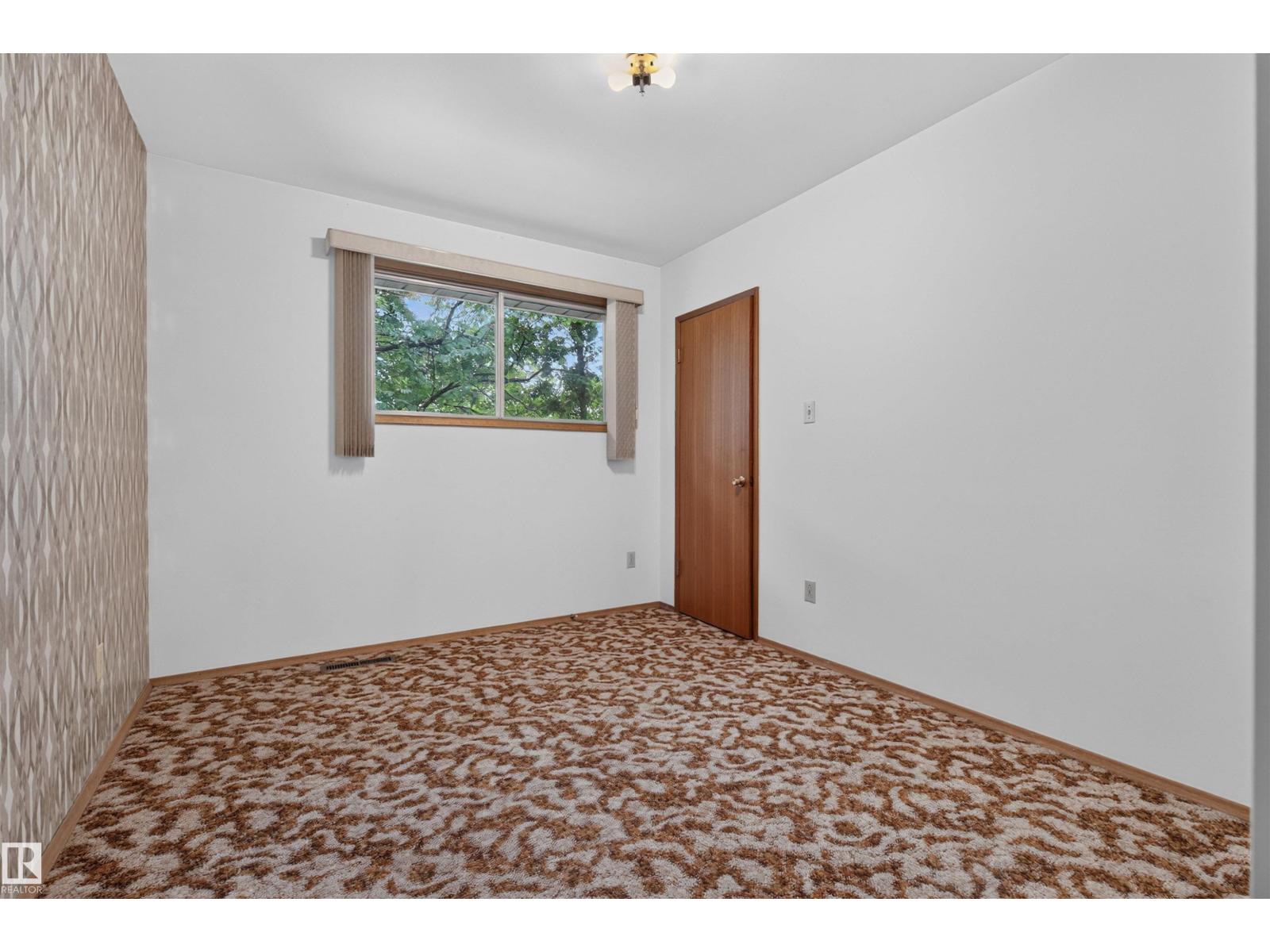 4132 113 ST NW - 24
