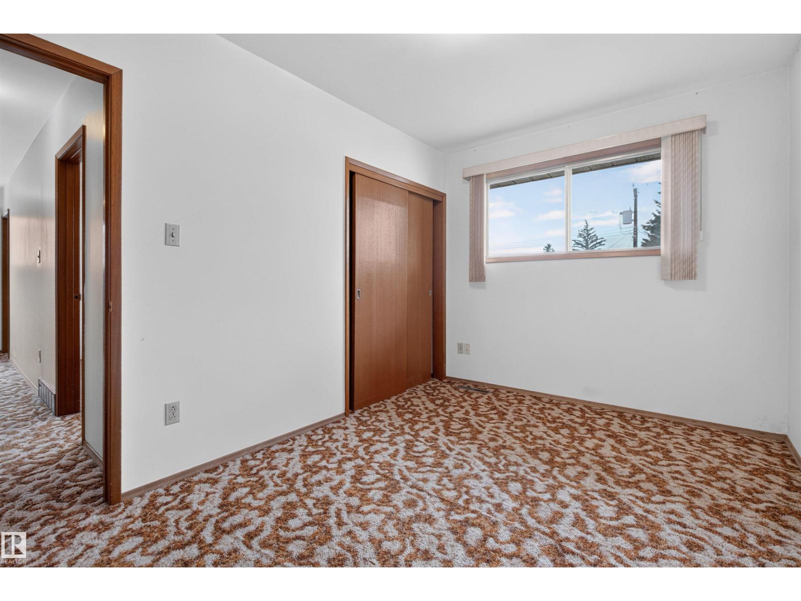 4132 113 ST NW - 32