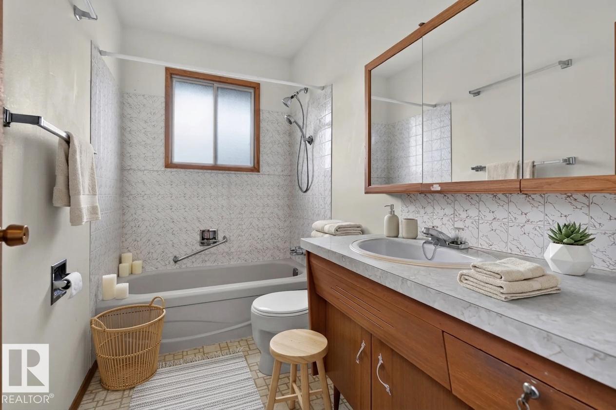 4132 113 ST NW - Image 36