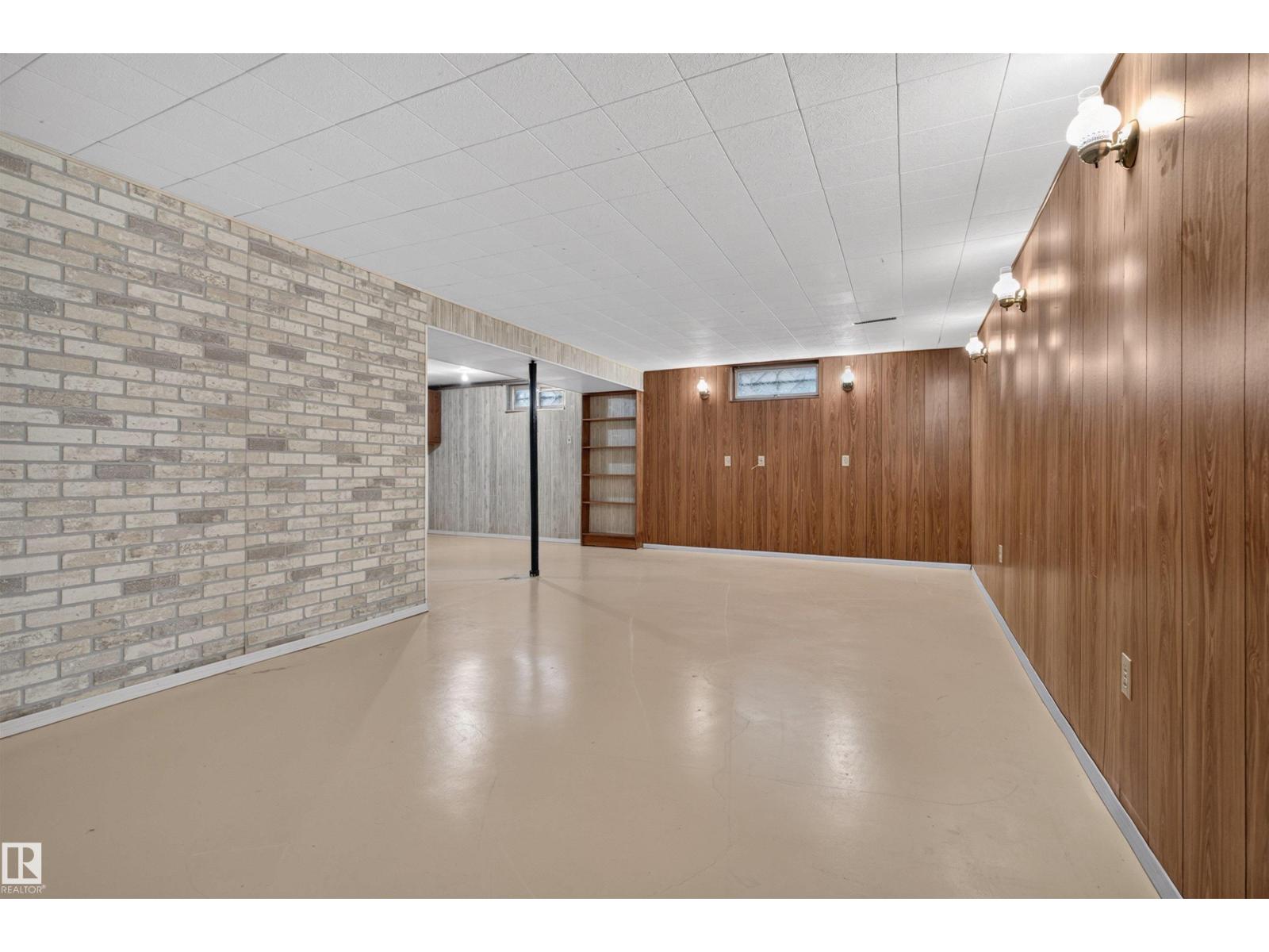 4132 113 ST NW - 41