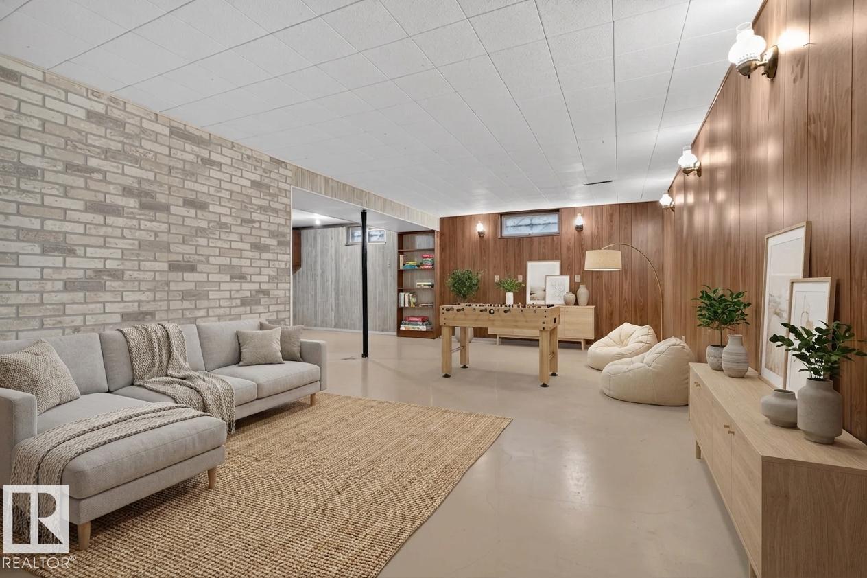 4132 113 ST NW - 42