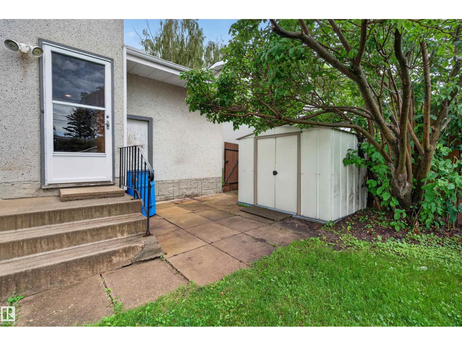 4132 113 ST NW - 56