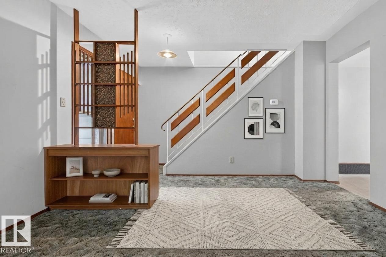 4132 113 ST NW - 6