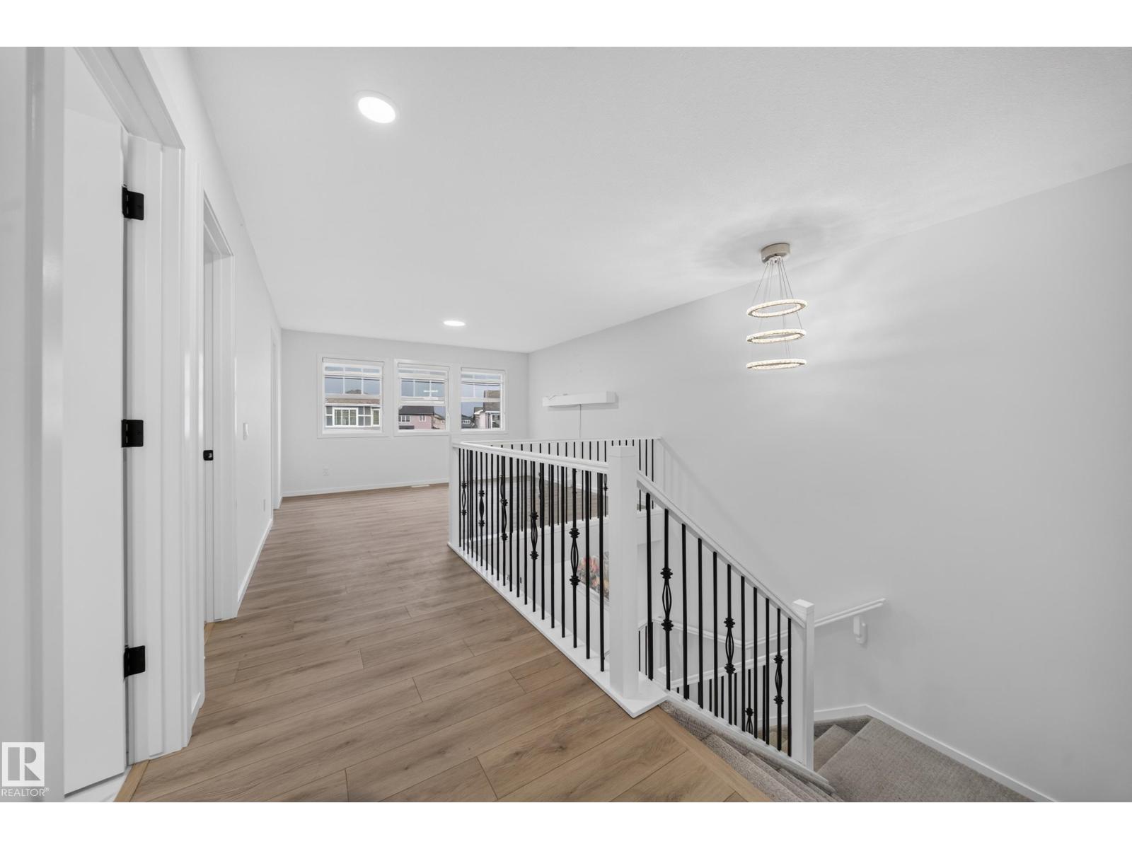 7011 177 AV NW - 30