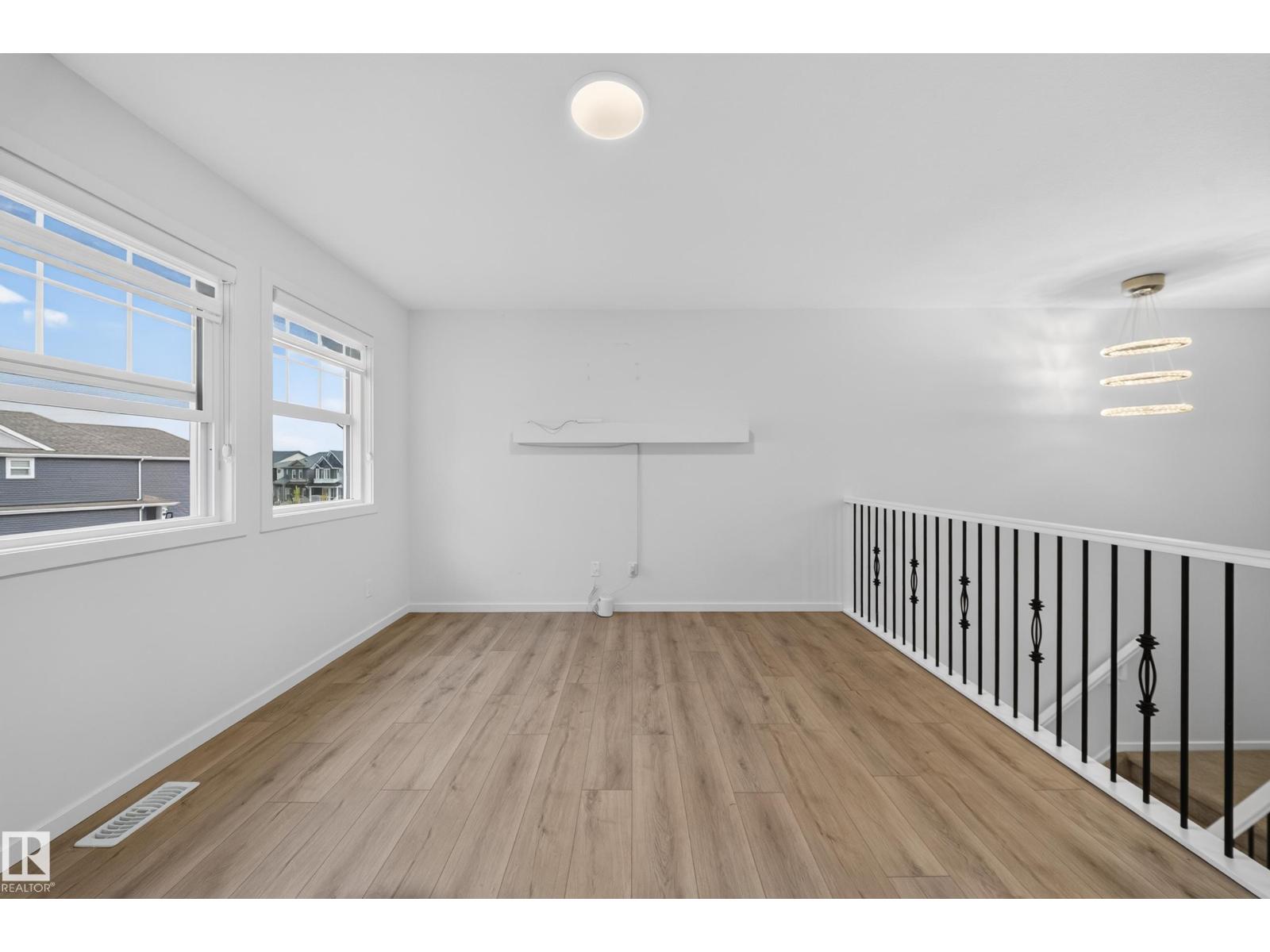 7011 177 AV NW - 31