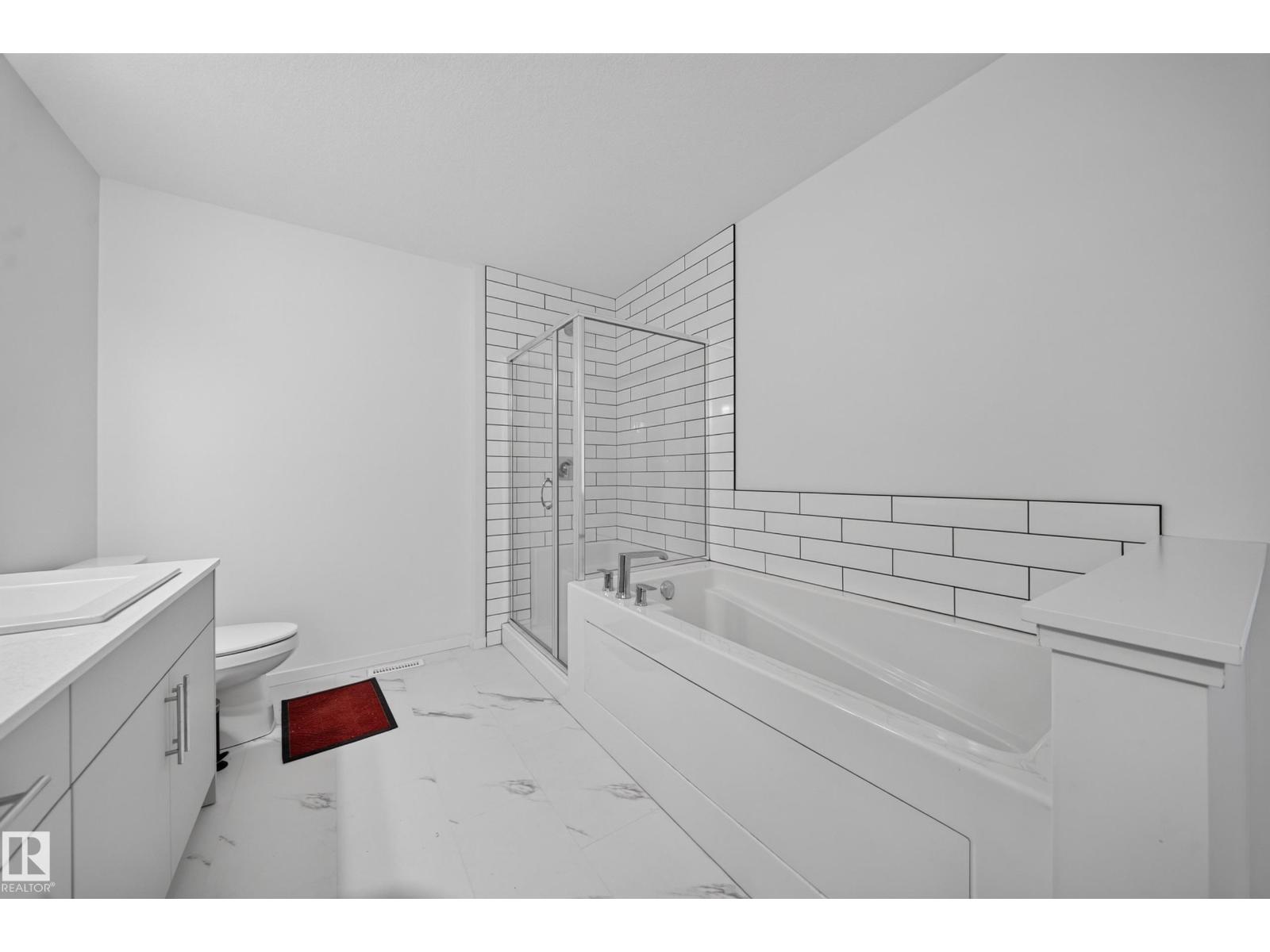 7011 177 AV NW - 36