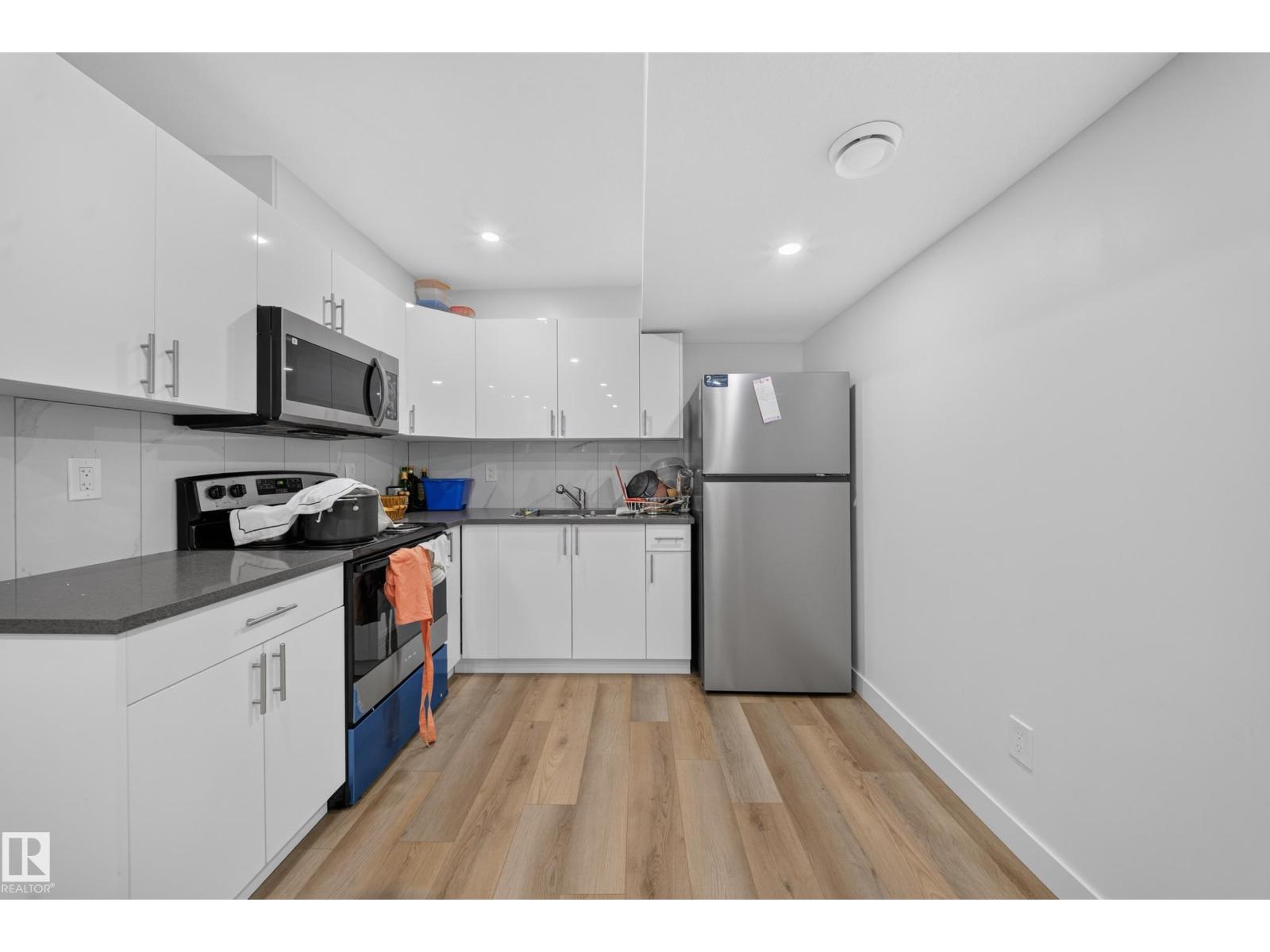 7011 177 AV NW - Image 52