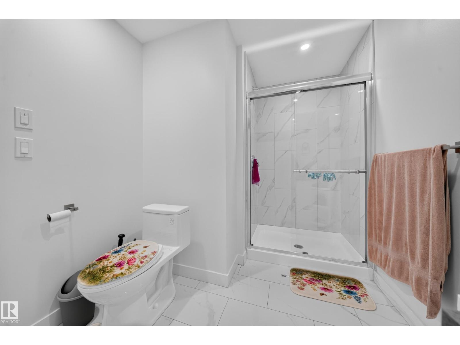 7011 177 AV NW - 60