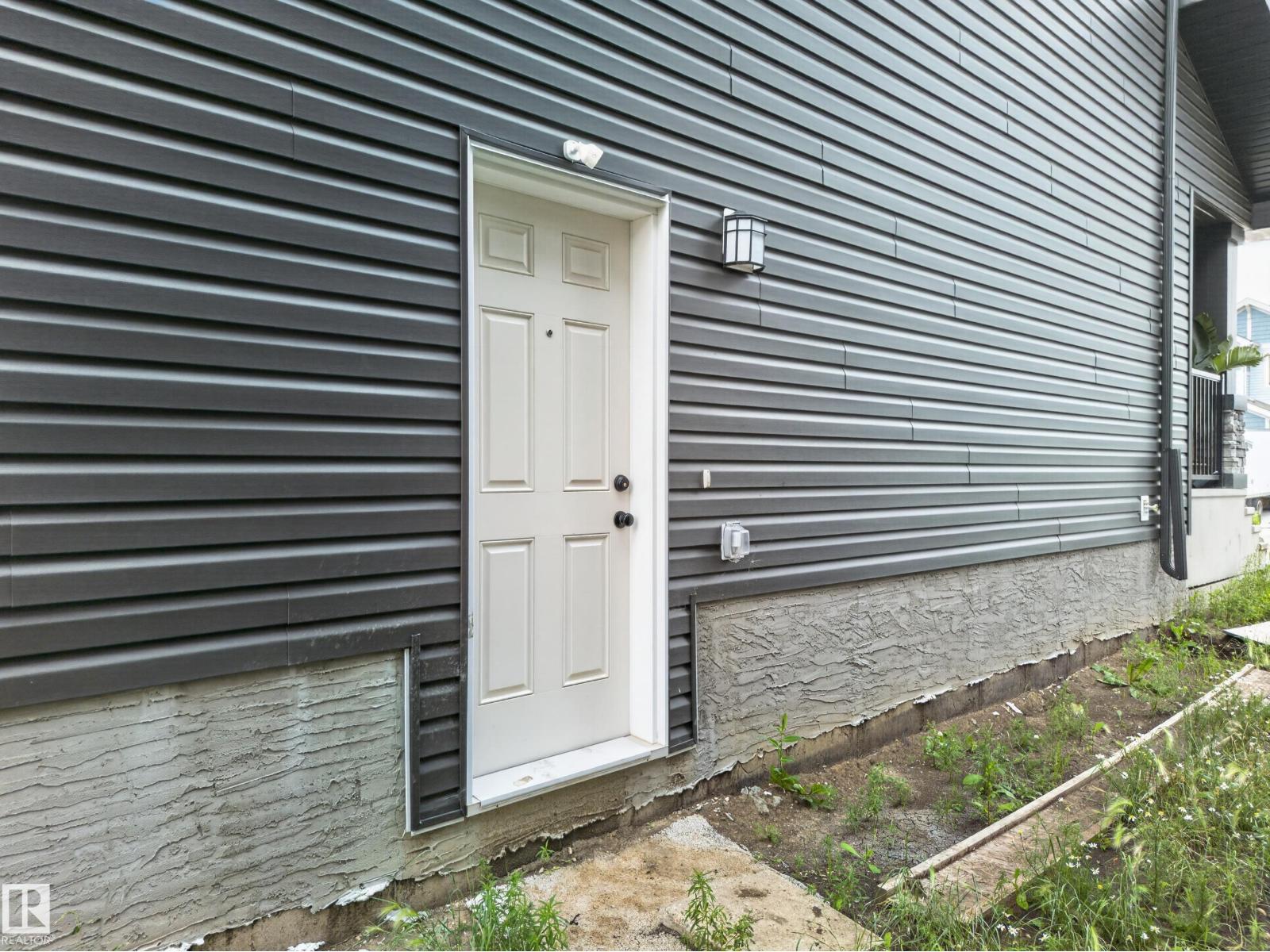 7011 177 AV NW - 68