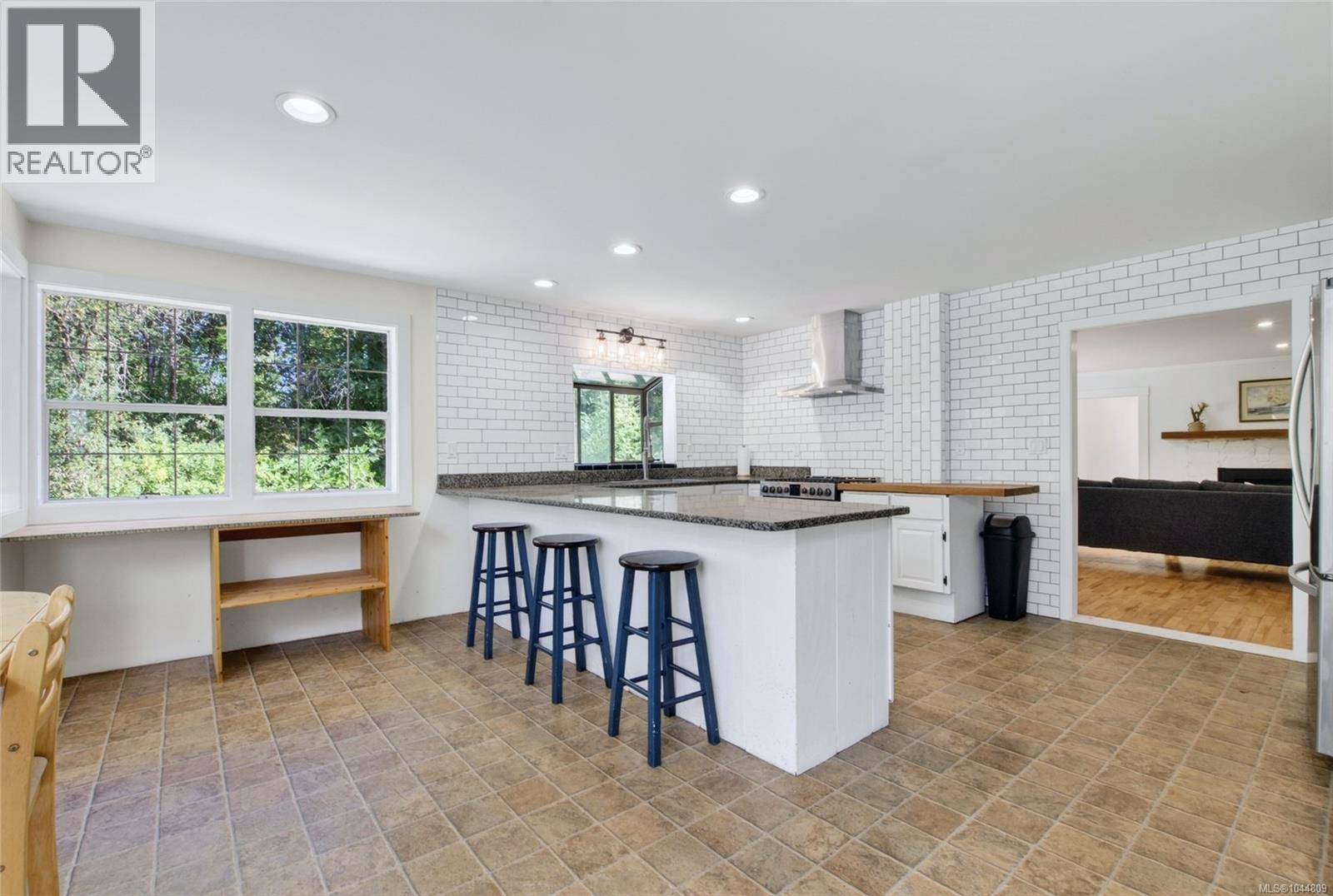 #3 6304 Lane Rd - 10