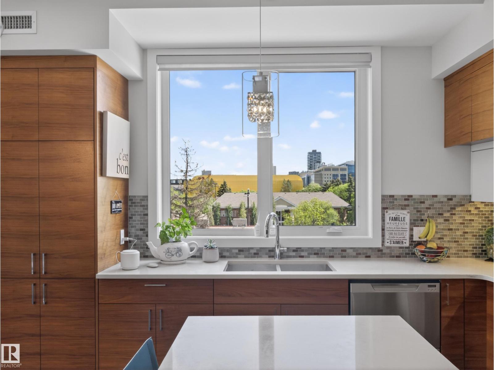 #403, 11710 87 AV NW - 24