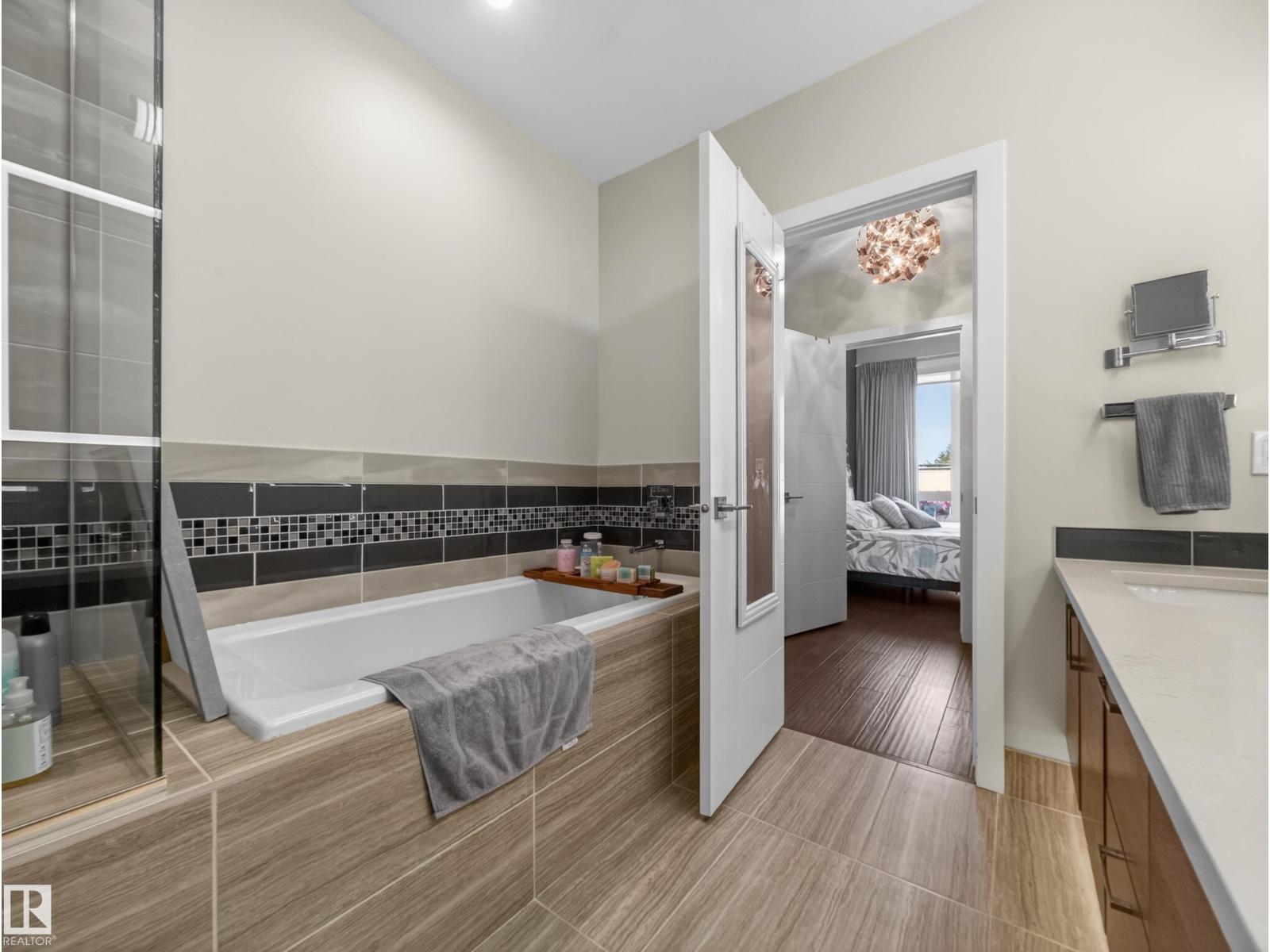 #403, 11710 87 AV NW - 49