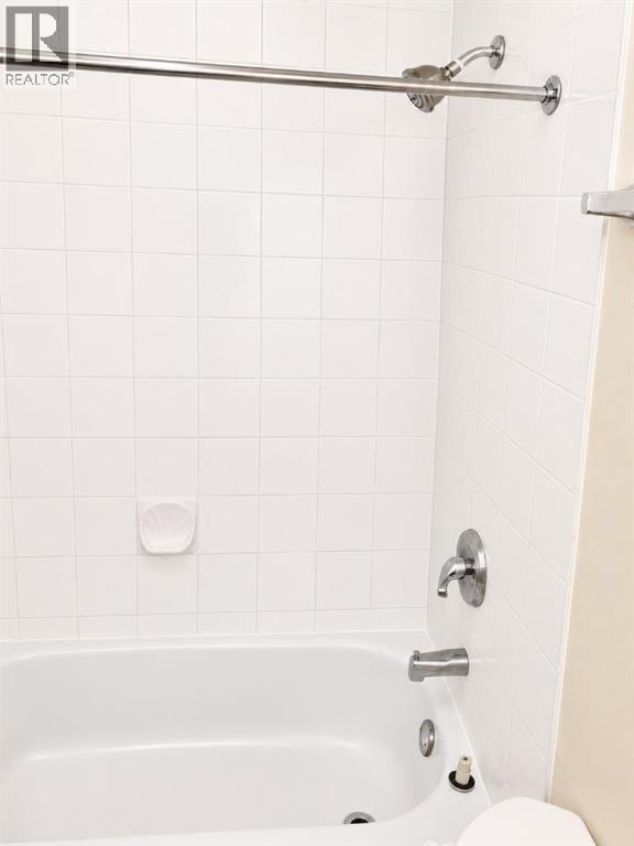 211 6 Street Northeast - Photo 10