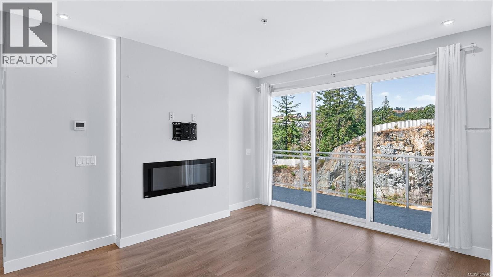 #412 967 Whirlaway Cres - Image 12