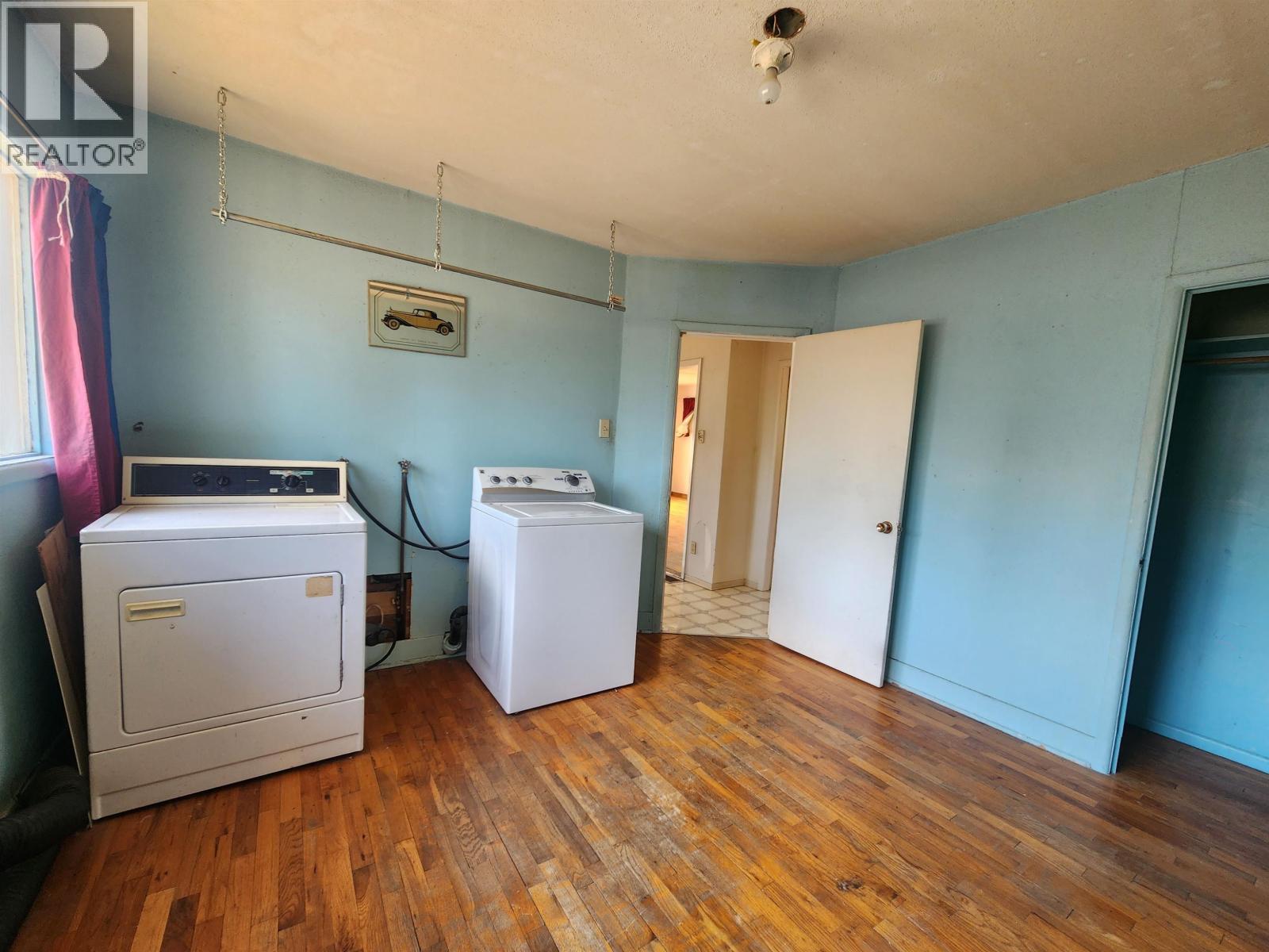 Photo 11 of 31 — 1598 INGLEDEW STREET · Prince George, BC