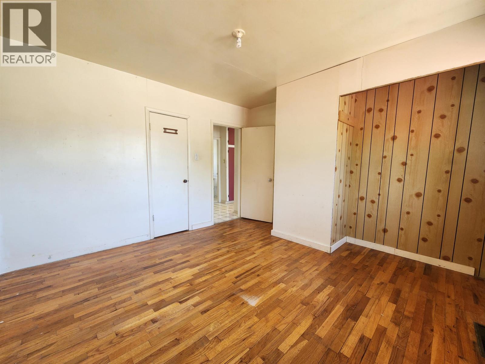 1598 INGLEDEW STREET - 8