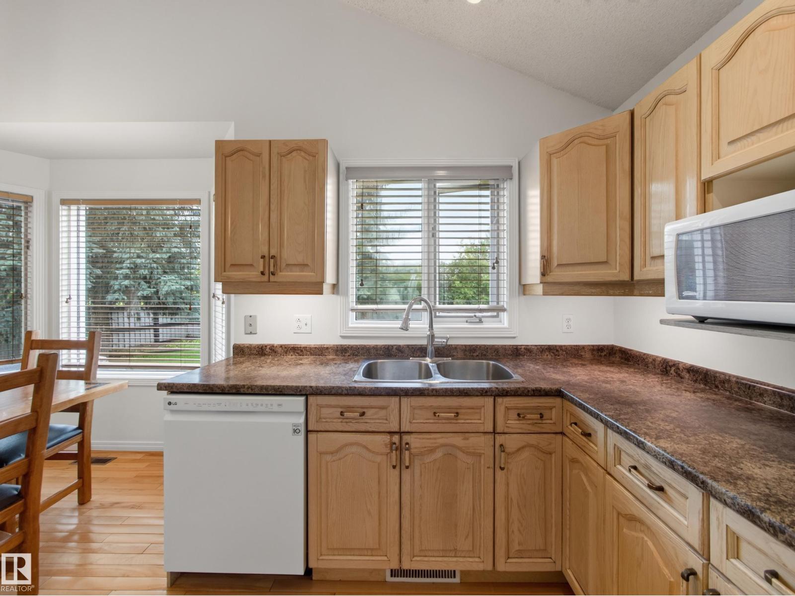 1404 FALCONER Road NW - Photo 14