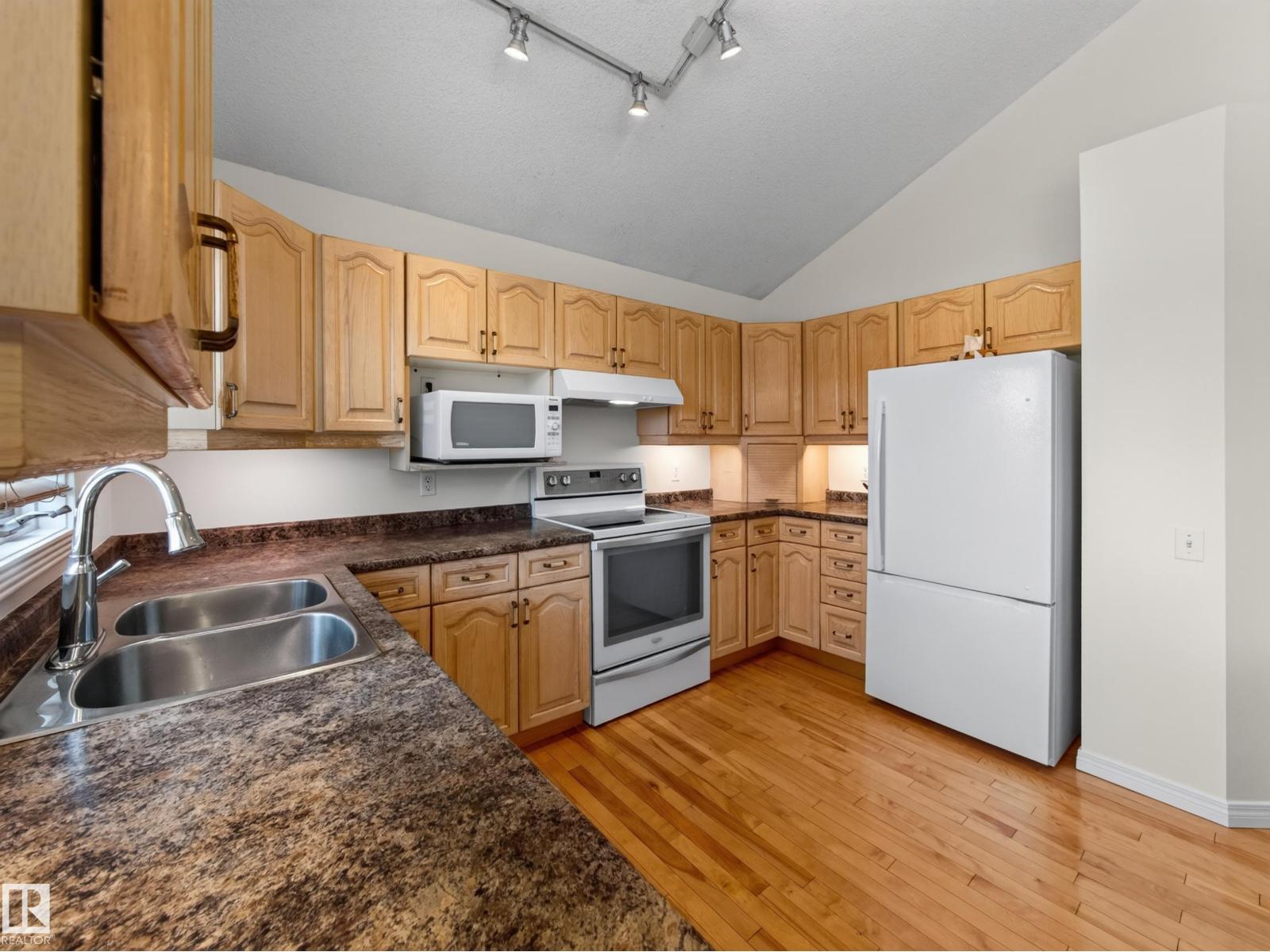 1404 FALCONER Road NW - Photo 17