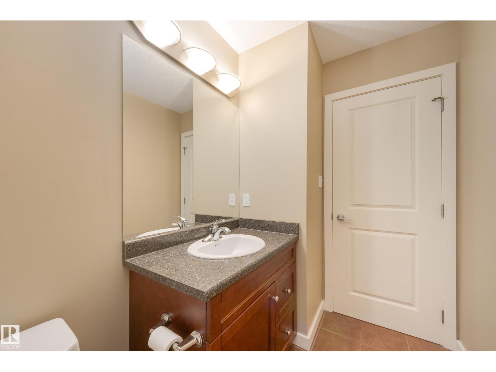 #6 11917 103 ST NW - 38