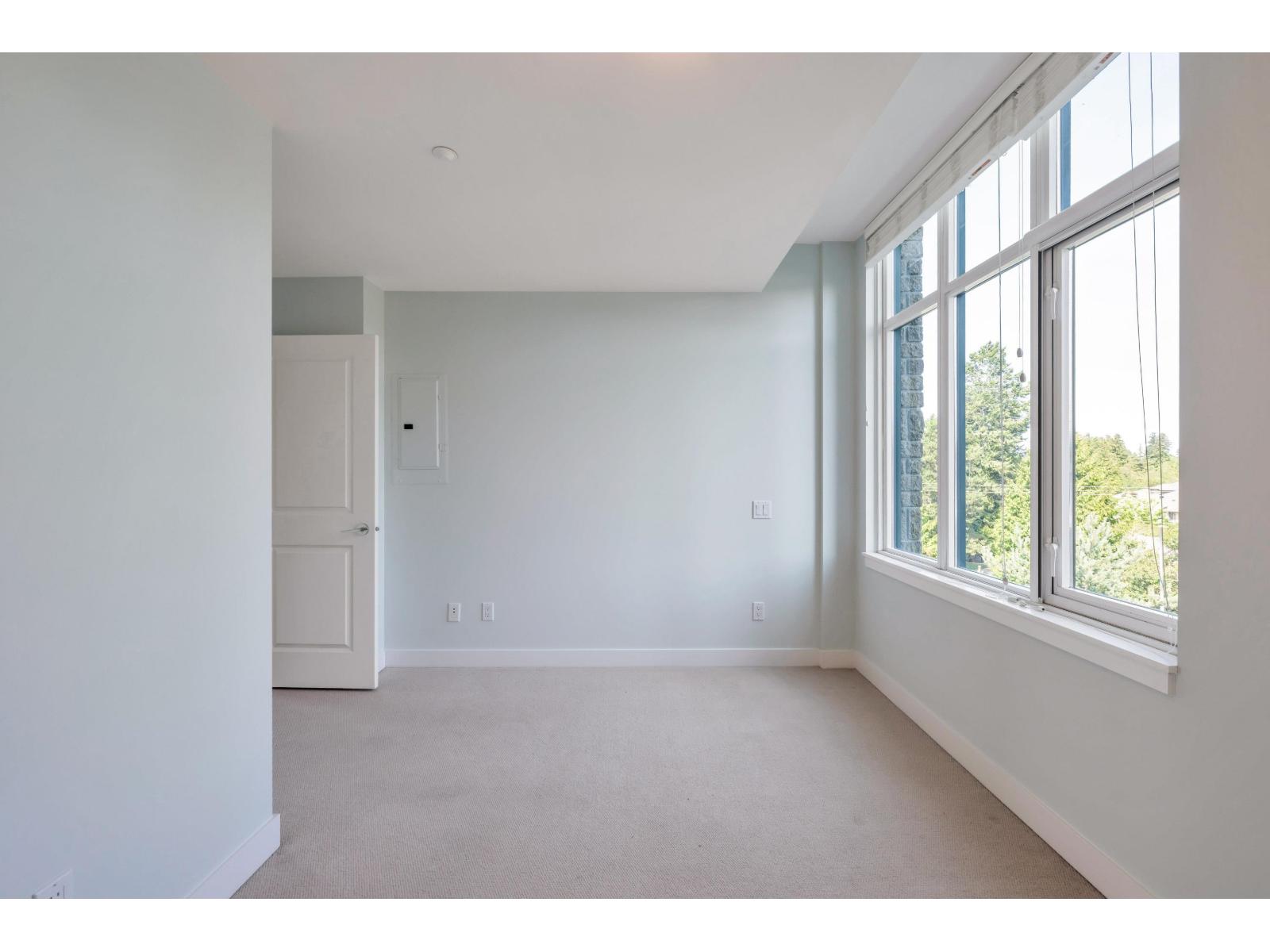 504 14824 NORTH BLUFF ROAD, White Rock