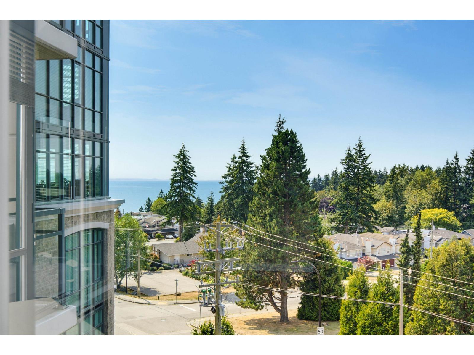 504 14824 NORTH BLUFF ROAD, White Rock