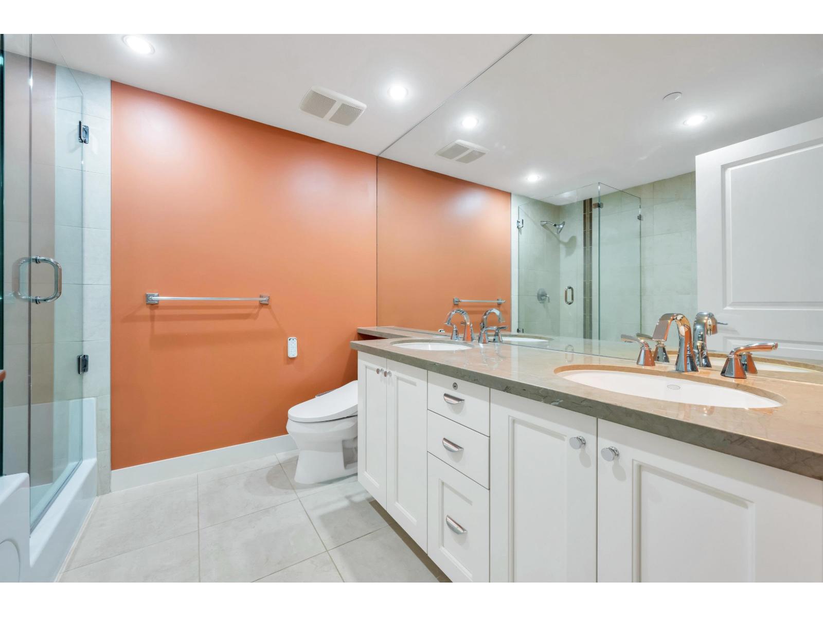 504 14824 NORTH BLUFF ROAD, White Rock