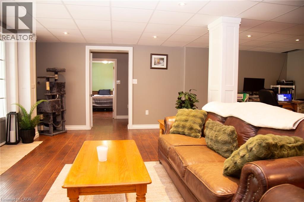 40 UNITED CHURCH Road - 25