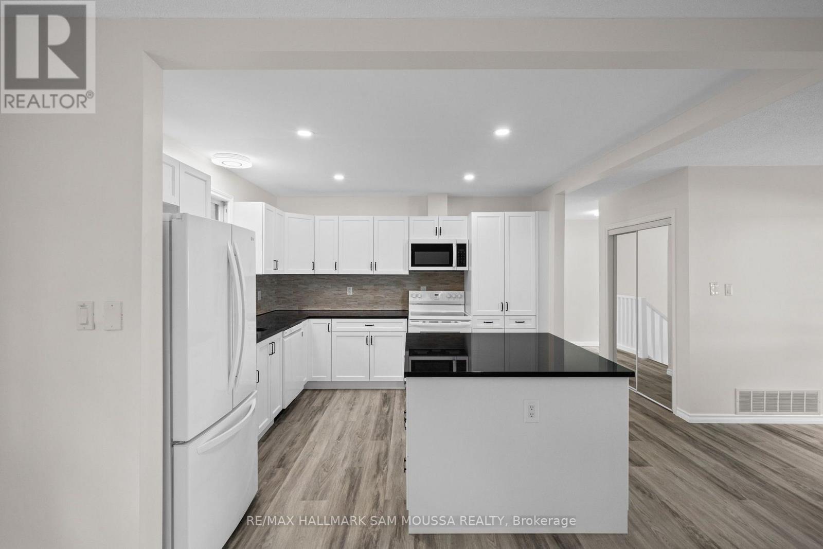 3 Bed, 2 Bath House for Sale in Ottawa – 208 BAILLIE AVENUE, Ottawa – MLS# X13673968 - Image 11