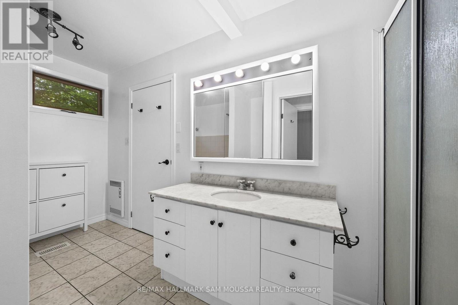 3 Bed, 2 Bath House for Sale in Ottawa – 208 BAILLIE AVENUE, Ottawa – MLS# X13673968 - Image 28