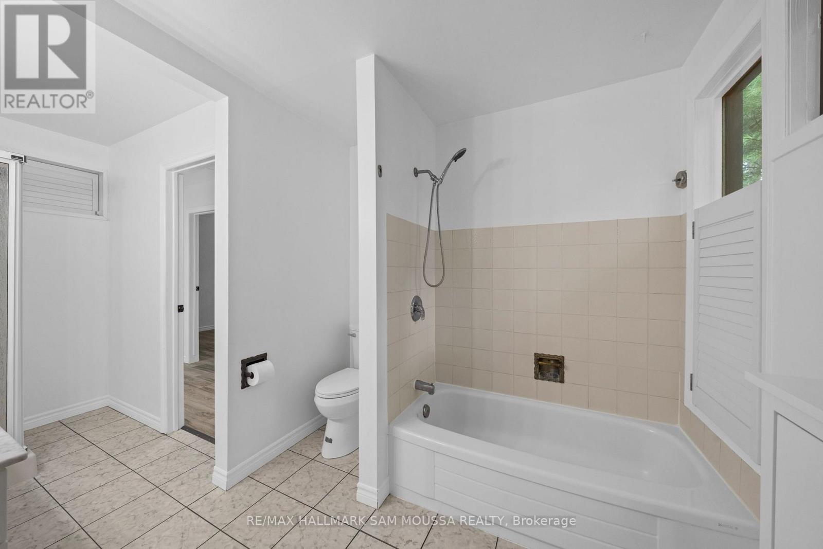3 Bed, 2 Bath House for Sale in Ottawa – 208 BAILLIE AVENUE, Ottawa – MLS# X13673968 - Image 29