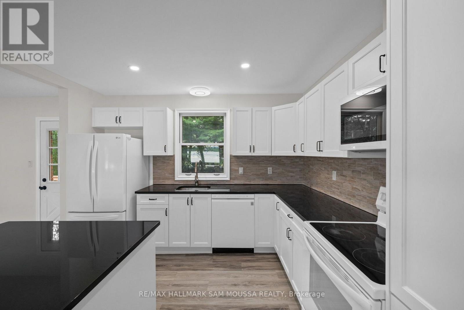 3 Bed, 2 Bath House for Sale in Ottawa – 208 BAILLIE AVENUE, Ottawa – MLS# X13673968 - Image 8