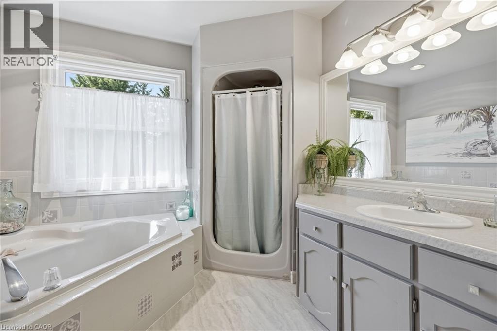 1 MEANDER Close - Image 30