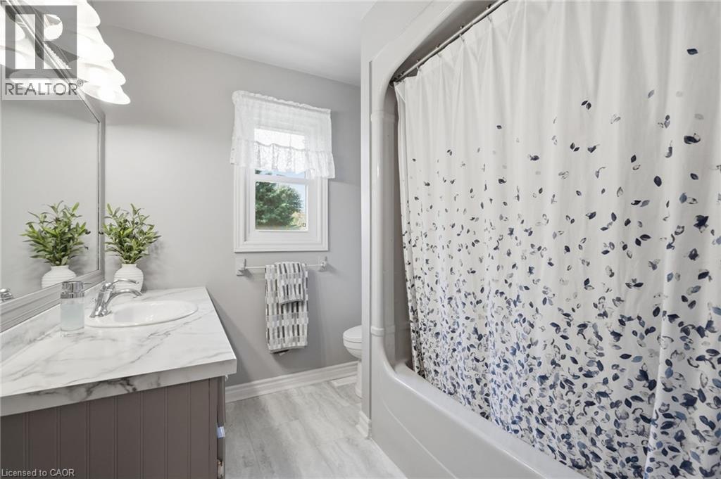 1 MEANDER Close - 36