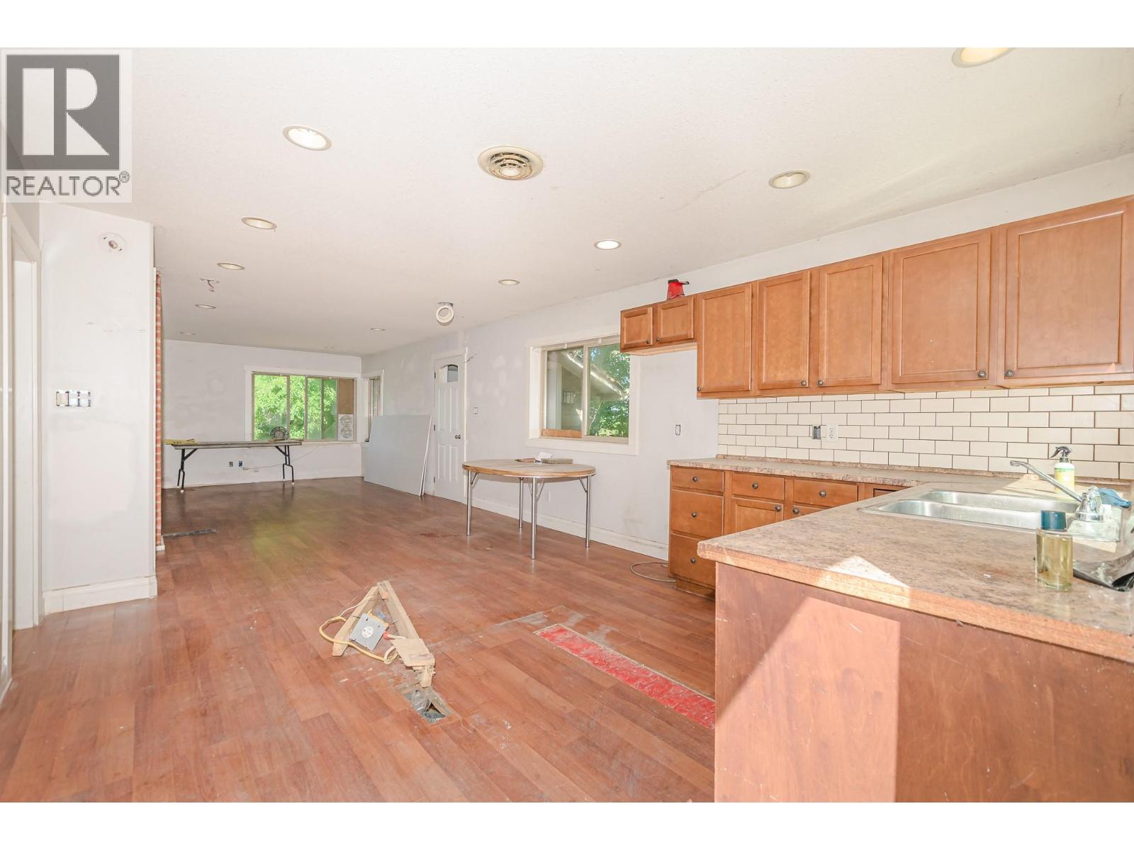 630 5 Street SE - 3
