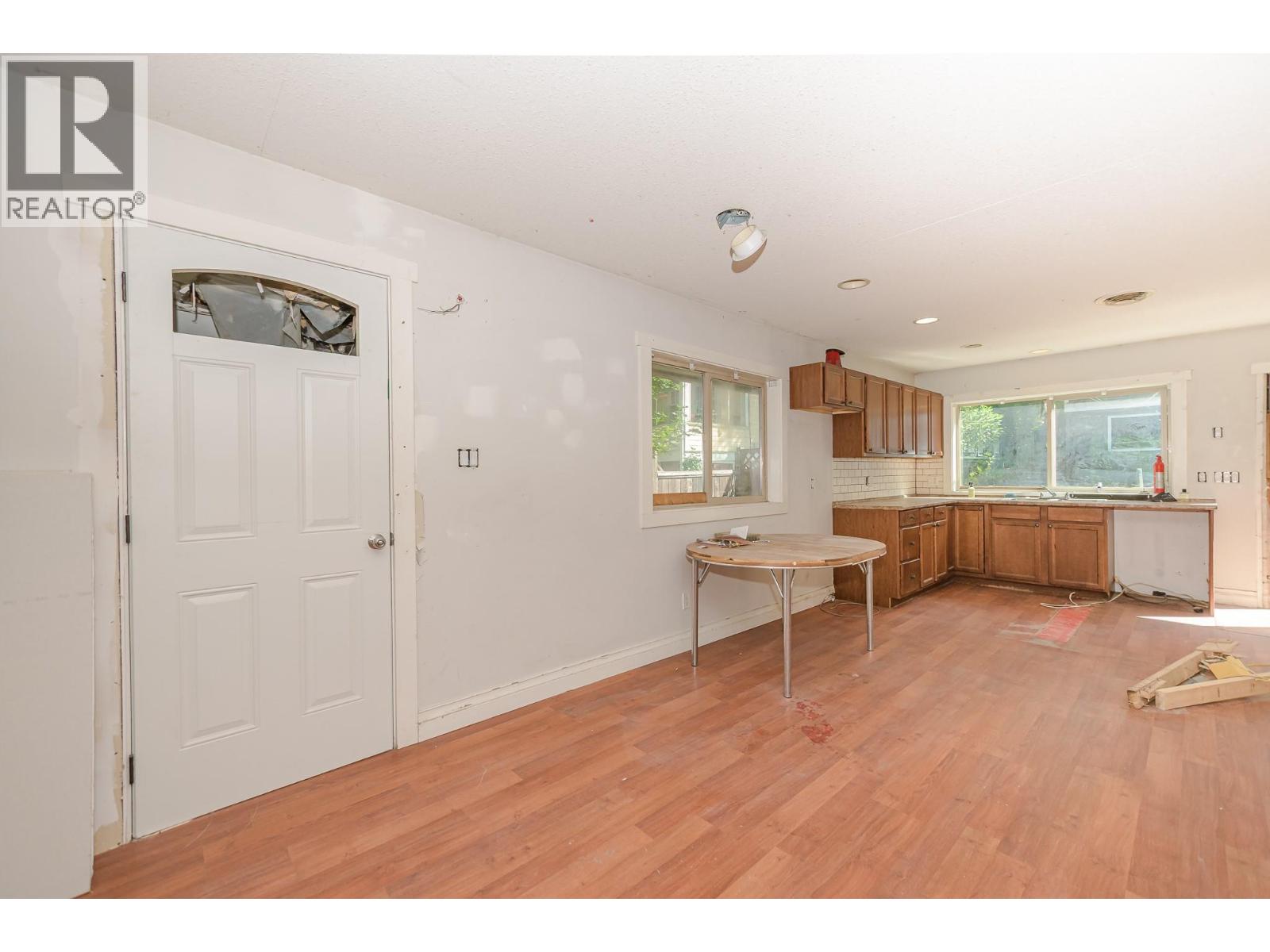 630 5 Street SE - 4