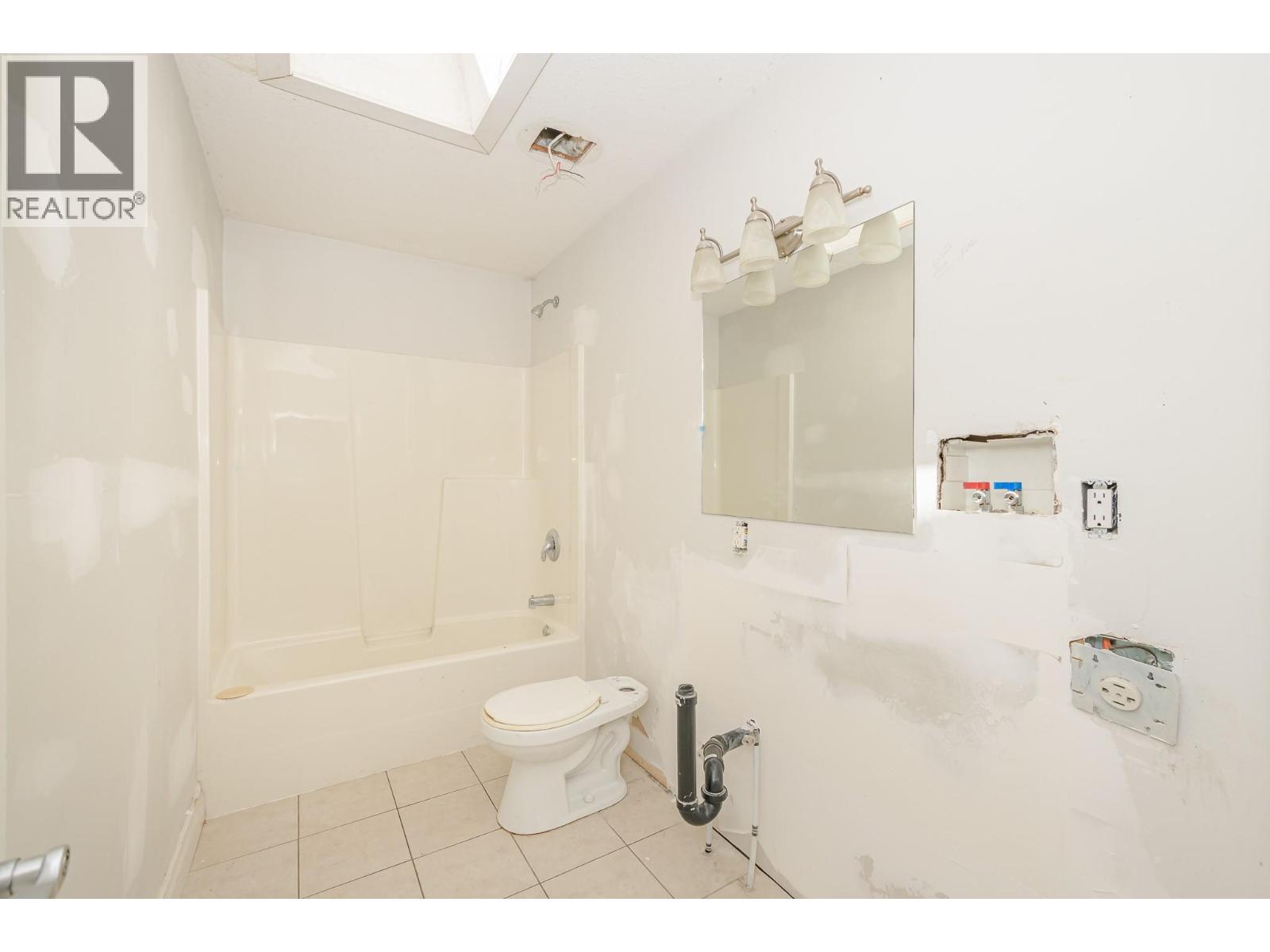 630 5 Street SE - 8