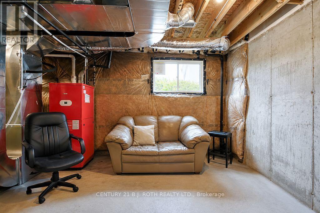 35 PUMPKIN CORNER CRESCENT - Image 36