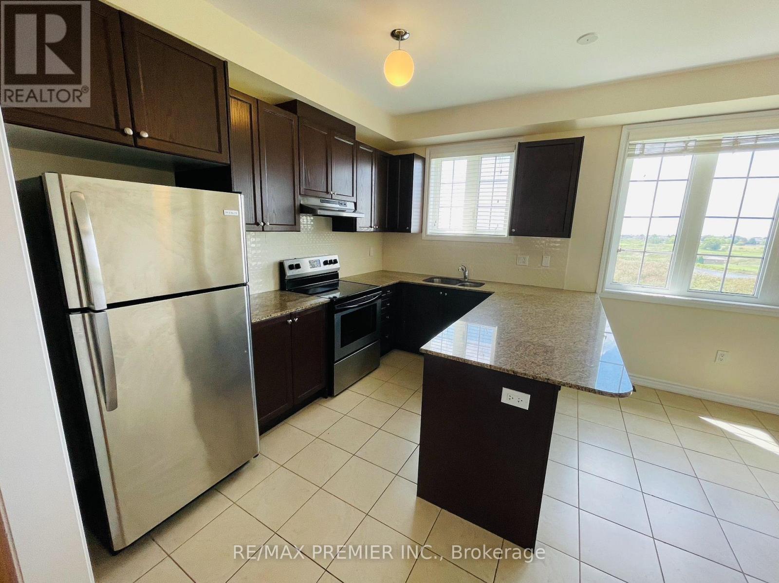32 SHIFF CRESCENT - 12