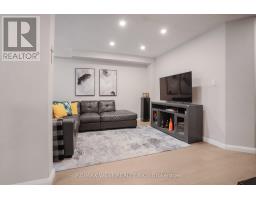 8 Jensen Court, Vaughan, ON L6A2T6 Photo 12