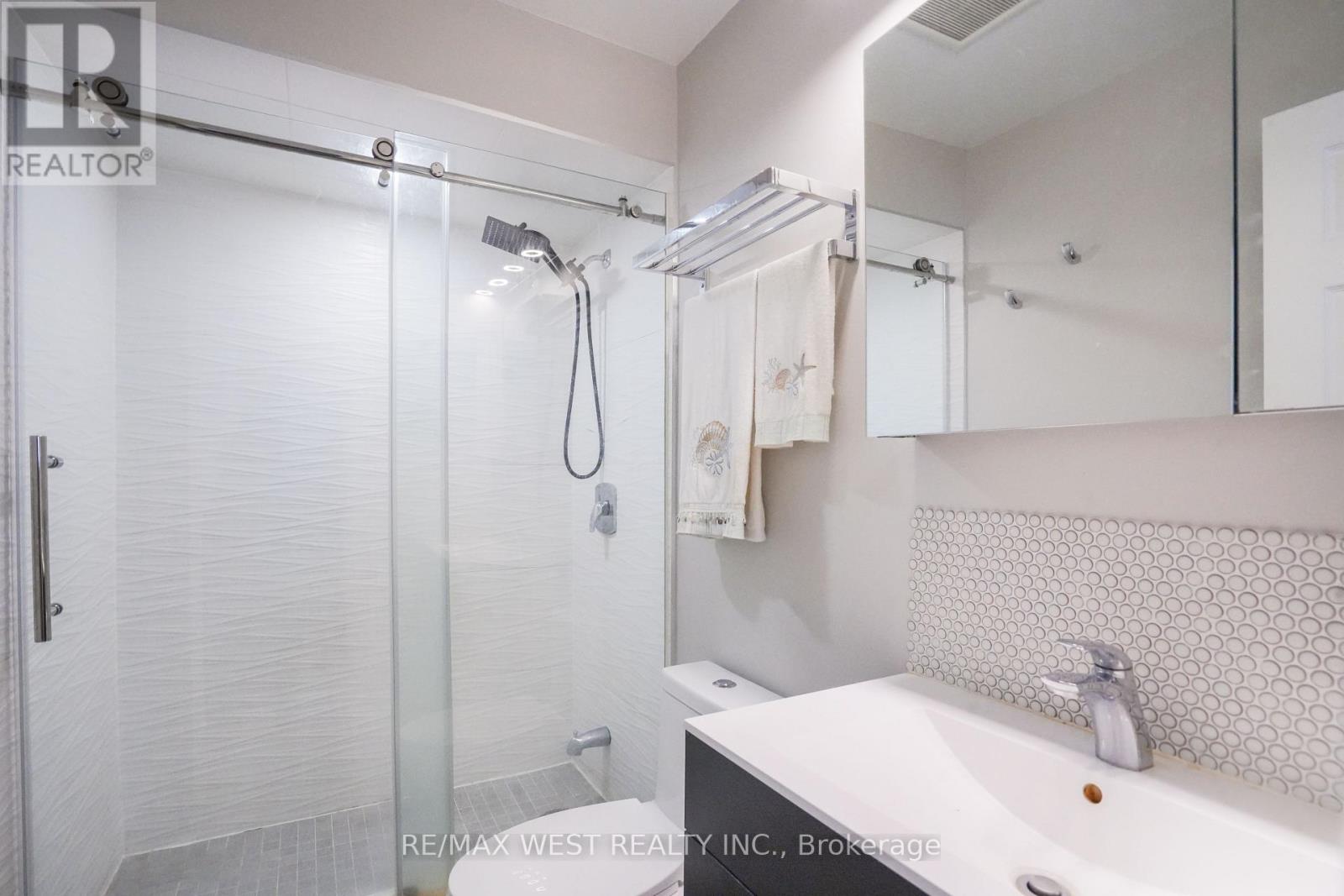 8 JENSEN COURT - Image 29