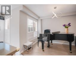 Laundry room - 8 Jensen Court, Vaughan, ON L6A2T6 Photo 9