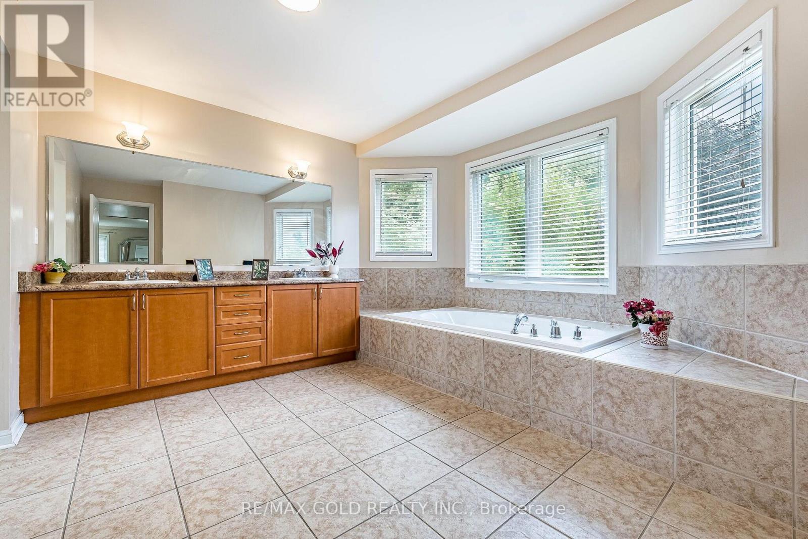119 GLAZEBROOK CRESCENT - 28