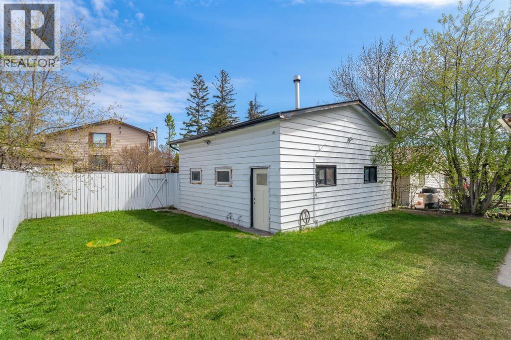 316 Templeton Circle Northeast - Photo 41